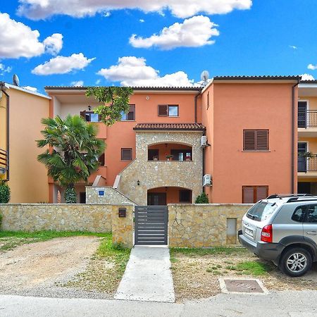 Apartment Puzar 295 Štinjan Esterno foto