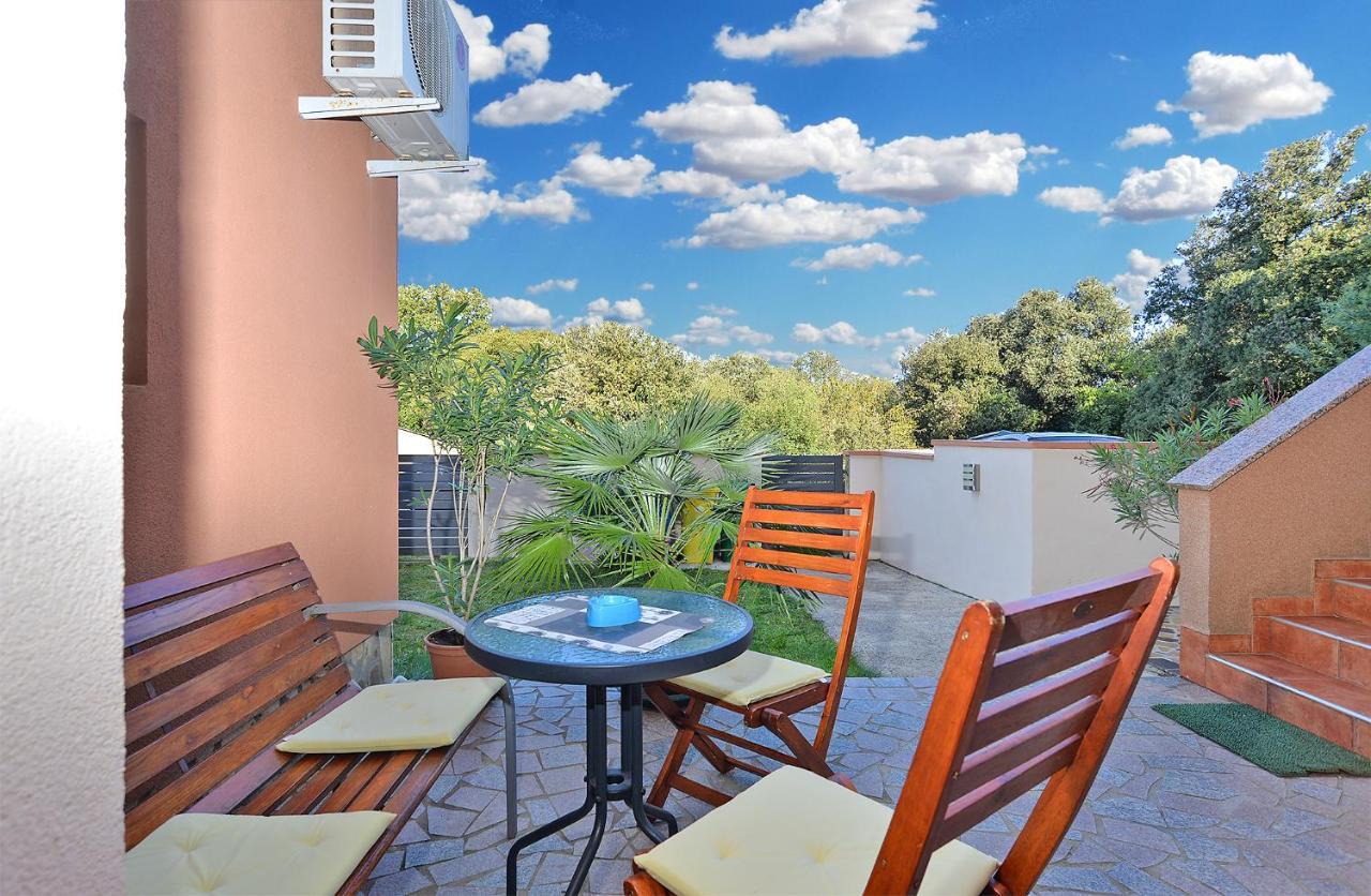 Apartment Puzar 295 Štinjan Esterno foto