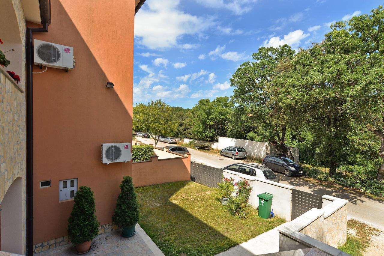 Apartment Puzar 295 Štinjan Esterno foto